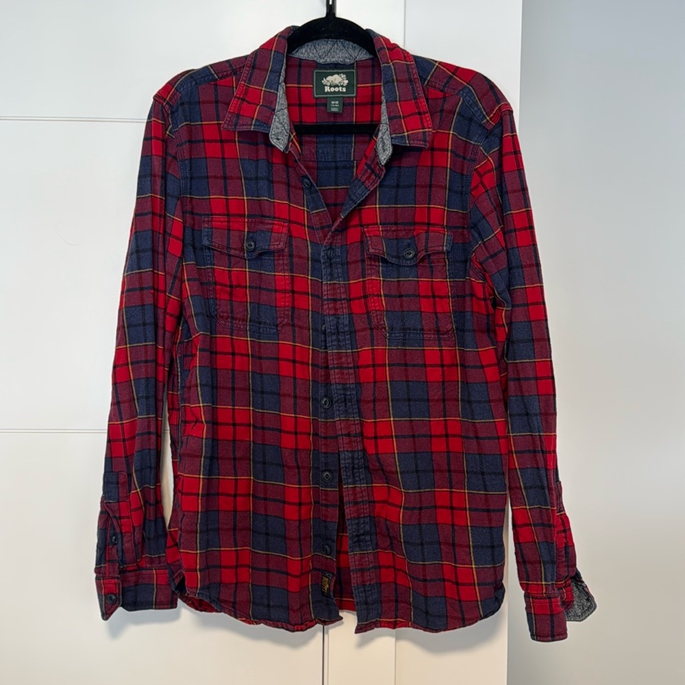 Medium Mens Roots Button Down